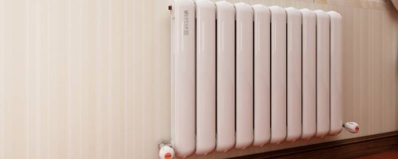 为什么家里一供暖就特别潮湿（冬天供暖后家里很潮湿）