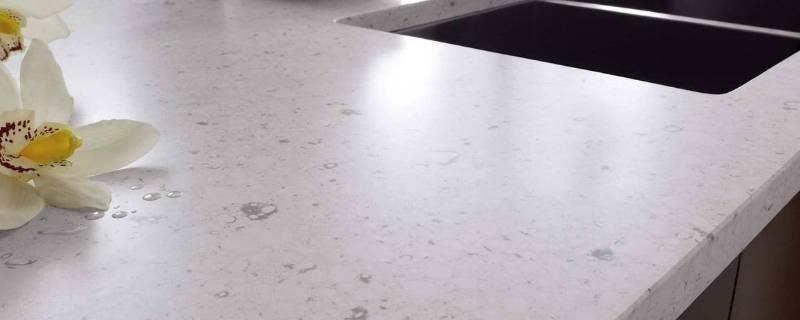 大理石灶台上的顽固污渍怎么清理（厨房灶台大理石中药污渍清洗）