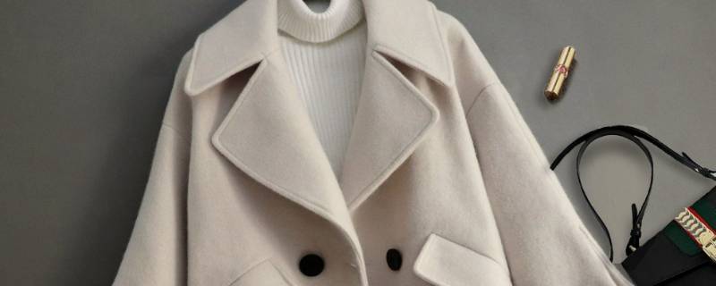 大衣皱了没有熨斗怎么办 衣服太皱了没有熨斗怎么办