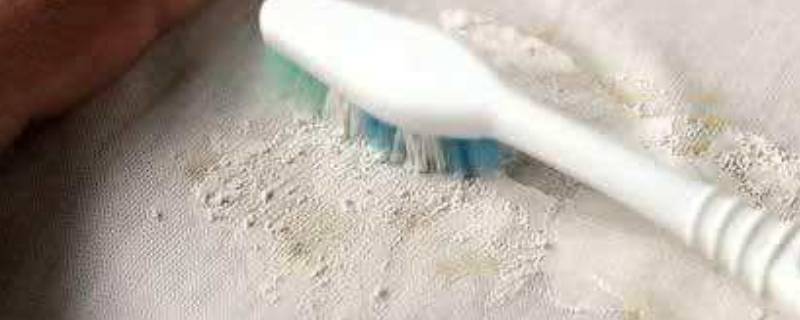 衣服的油渍去除小妙招（衣服的油渍去除小妙招 苏打）