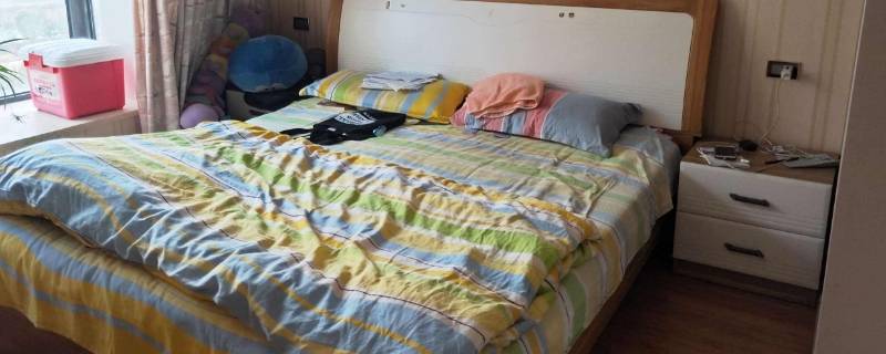 冬天房间里灰尘太多怎么解决（冬天室内灰尘多）