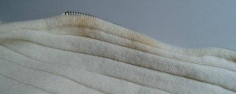 羊剪绒大衣发黄怎么洗白小妙招 羊剪绒大衣发黄怎么洗白小妙招图解