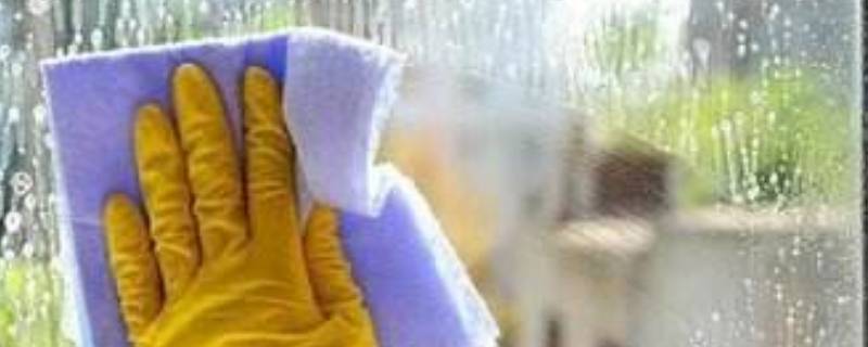 油污净能擦玻璃吗 油污净可以清洗玻璃吗