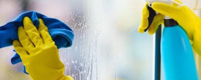 洗洁精擦玻璃干净吗（清洁玻璃可以用洗洁精吗）
