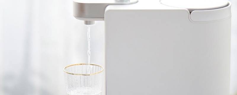 饮水机里有蟑螂怎么办（饮水机里面很多蟑螂怎么办）