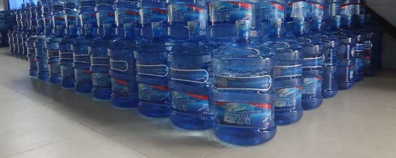 开封的桶装水能放多久（桶装水开封后可以放多久）