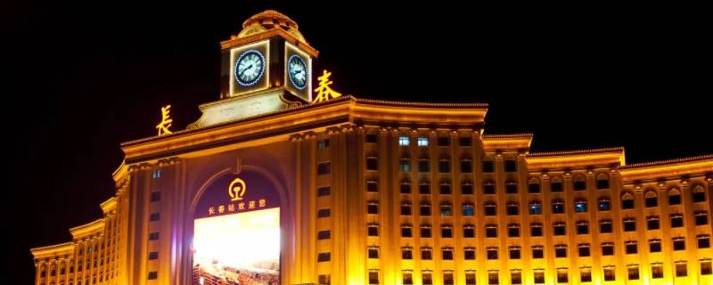 四季柳绿花常开是哪个城市（四季开花指的是哪个城市）