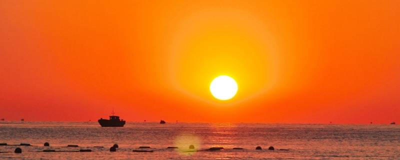 日出的颜色变化顺序（海上日出的颜色变化顺序）