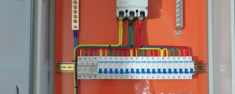 三级配电箱需要接地吗 施工现场三级配电箱需要接地吗?