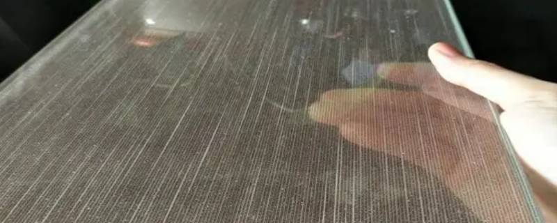 玻璃什么材料做的（玻璃是用什么材料做）