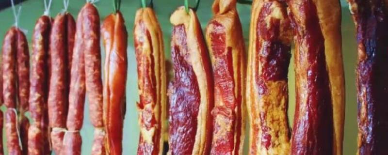 腊肉晾晒出水是什么原因（出过水的腊肉还能晒吗）