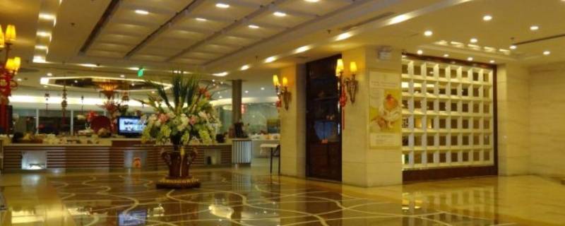 青岛圣托里尼酒店几星（圣托里尼岛酒店价格）