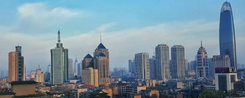 济南火车站到黄河大酒店多远 济南黄河大酒店订房电话