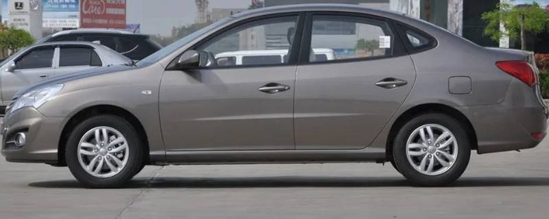 悦动车速80制动距离 悦动120时速转速多少