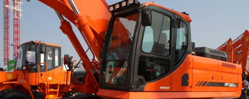 斗山75挖机300小时应该保养啥（挖机50小时保养都需要什么）