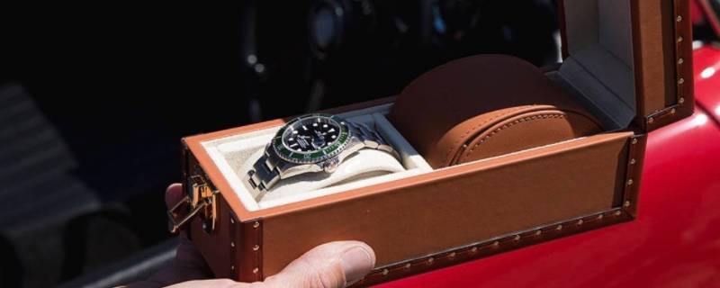 网上卖手表盒可以放名表拍照吗 手表专柜可以拍照吗