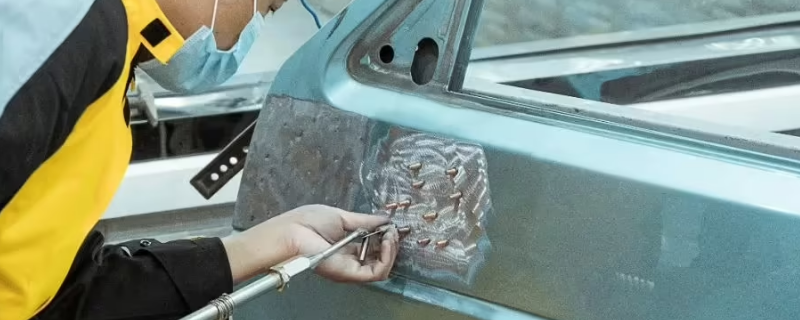 汽车整形机后面烧的小点会锈吗