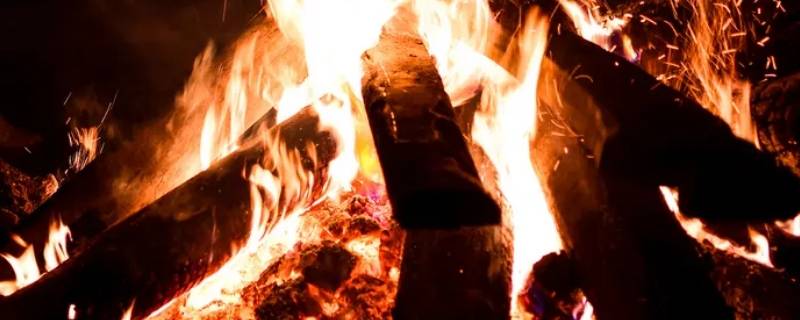 广告灯用了三年着火了谁的责任