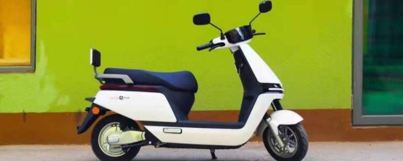 爱玛磁卡不刷能自动锁车吗 爱玛电动车会自动上锁吗