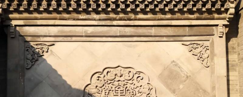 门口左右墙是否对齐（大门左右两边墙不对称）