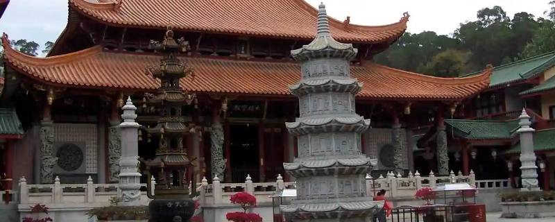 去梵天寺要先拜哪一个庙（去梵天寺要先拜哪一个庙宇）
