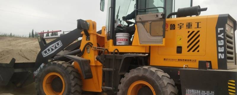 鲁宇装载机行走泵压力可调吗（装载机行走泵压力怎么调）