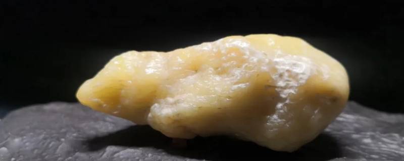 爱买玉是心理出问题了吗（喜欢买玉女人的心理）