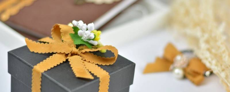 舅舅给刚出生的外甥送什么 舅舅给刚出生的外甥送什么好