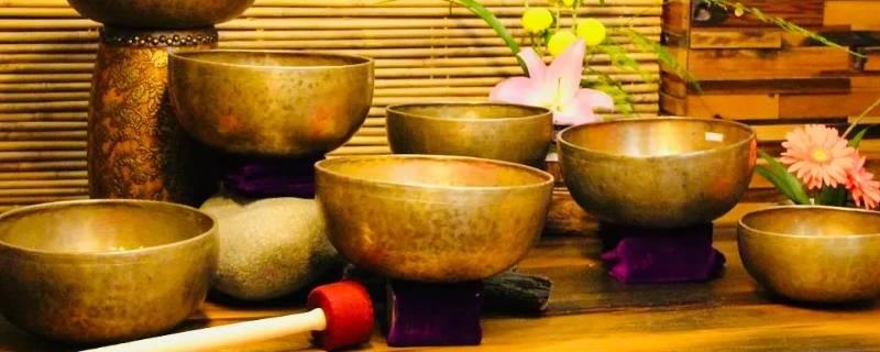 铜锣和颂钵有什么区别吗 水晶颂钵和铜颂钵的区别