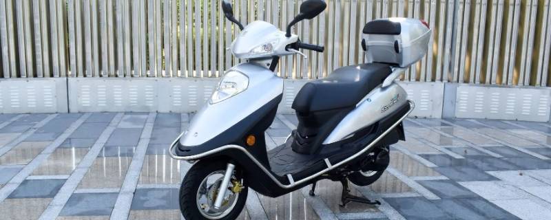 豪爵宇钻刹车灯泡是高低脚吗（豪爵宇钻前大灯是几爪）