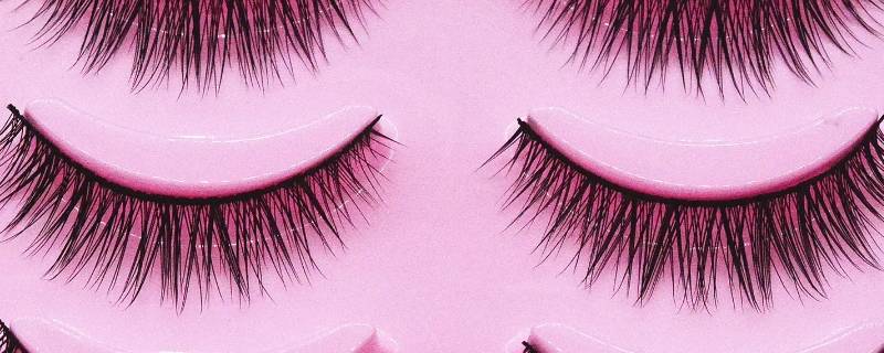 贴假睫毛胶水好还是胶条好 假睫毛胶条好用吗