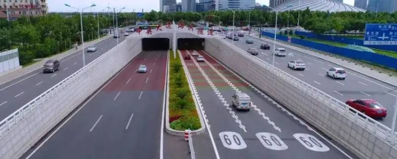 天津海河隧道上面是海吗（海河隧道上面是海河吗）