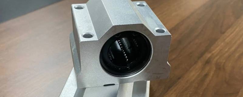 怎样把直线轴承分成两半（两边都是平的轴承）