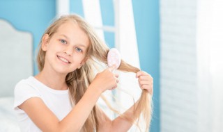 十三四岁的小女孩早恋了怎么办 十三四岁女孩早恋该怎么开导