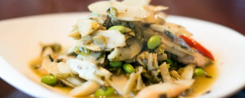 笋和蘑菇可以一起吃吗（笋和蘑菇可以一起吃吗会中毒吗）