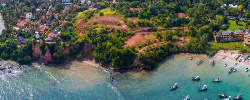 与印度隔海相望的国家是什么（与印度隔海相望的是哪个国家）