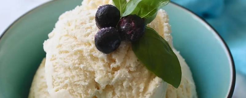 最简单的牛奶冰淇淋（最简单的牛奶冰淇淋不用奶油怎么做）