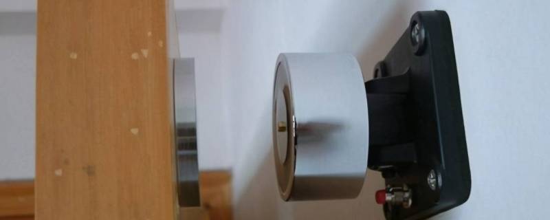 墙上的门吸掉了洞变大（门洞上面的墙可以敲掉吗）