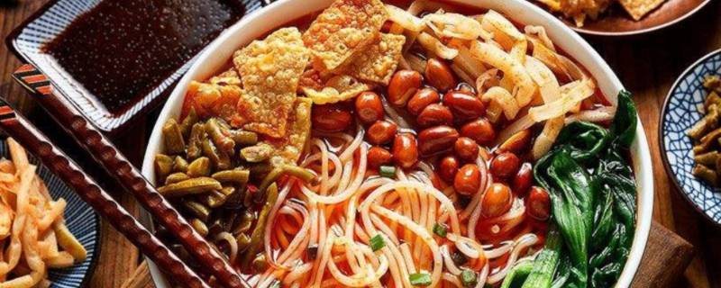 螺蛳粉的味道像什么味（螺蛳粉到底是什么味道）