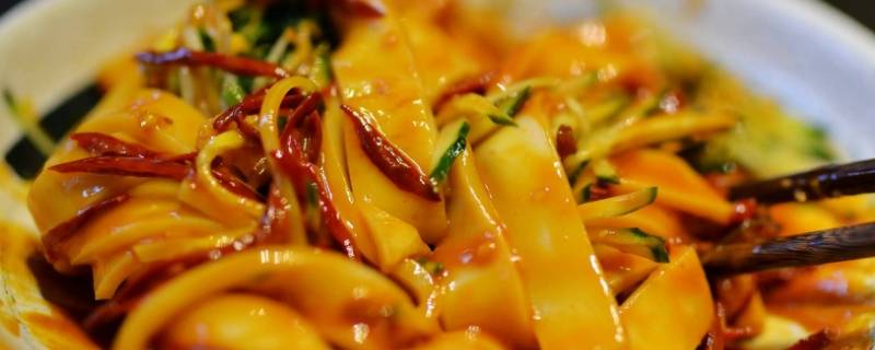 麻酱凉皮的做法与配方（凉皮麻辣酱的做法及配方）