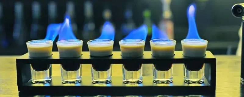 b52鸡尾酒后劲大吗（b52鸡尾酒半打）