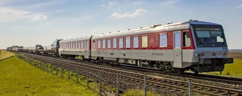 儿童13岁坐火车怎么办(13岁孩子怎么做火车)