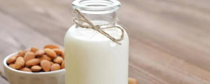 吃了香椿可以喝牛奶吗（吃了香椿可以喝牛奶吗小孩）