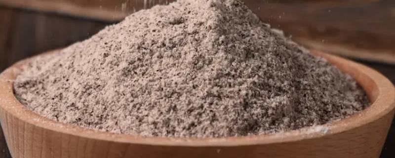 黑全麦面粉热量（黑全麦面粉热量可以减肥吃吗）