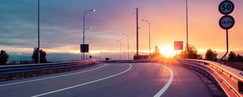 高速公路一公里造价多少钱（高速公路一公里造价多少钱,是否单向?）