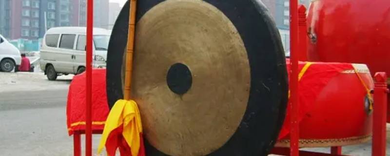 敲锣寓意一敲什么二敲什么（什么的一声是敲锣）