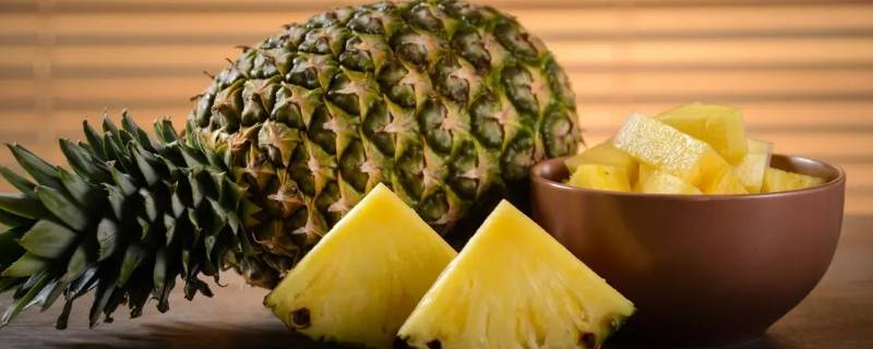 削了的菠萝可以放过夜吗（削了的菠萝可以放过夜吗还能吃吗）