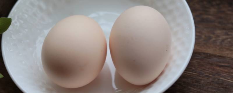 早上吃水煮鸡蛋的好处（早上吃水煮鸡蛋的好处和坏处）