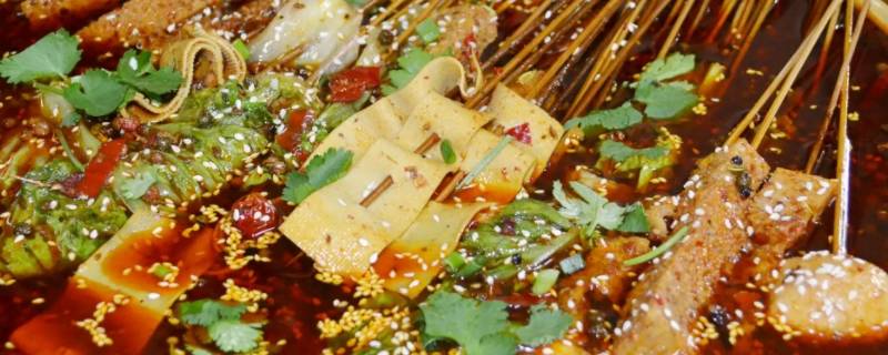 摆摊水煮串串香的做法（摆摊水煮串串香的做法大全）