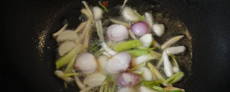 小葱头的家常腌制 小葱头的家常腌制方法